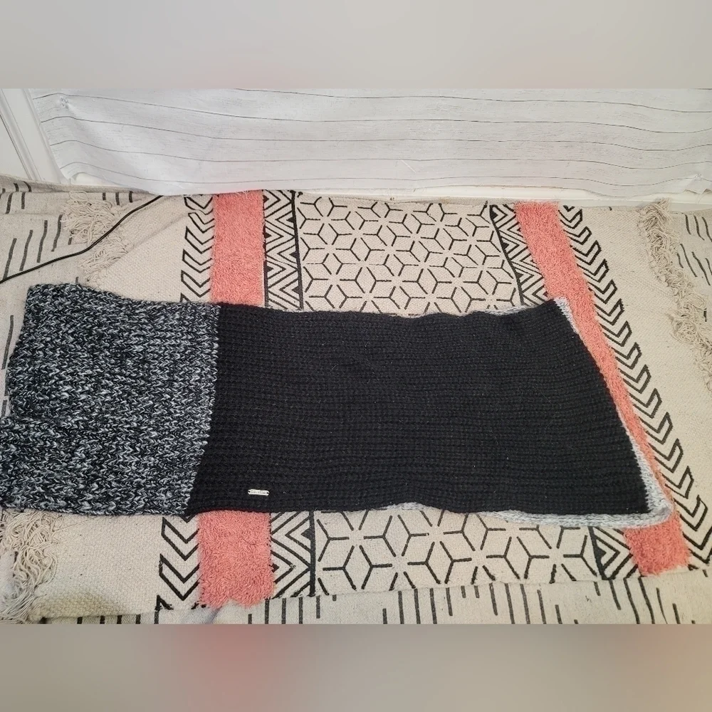 CALVIN KLEIN INFINITY SCARF